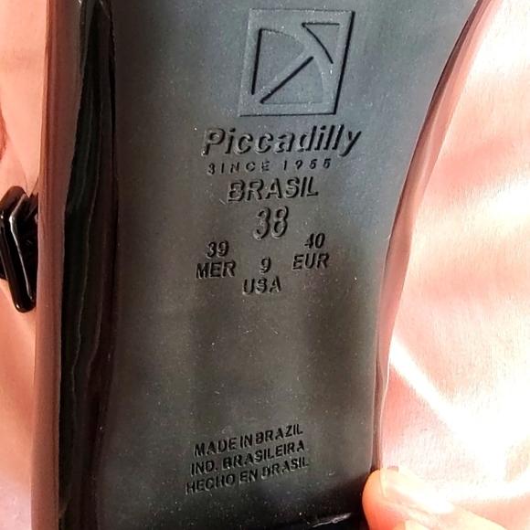 NWOT BLACK PATENT LEATHER STRAPPY 4" HEEL PLATFORMS by Picadilly SZ 9 EUC - Picture 5 of 6